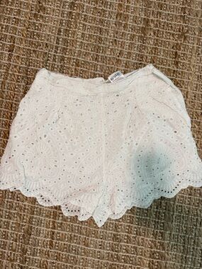 H&M White Eyelet Scalloped High-Waist Shorts